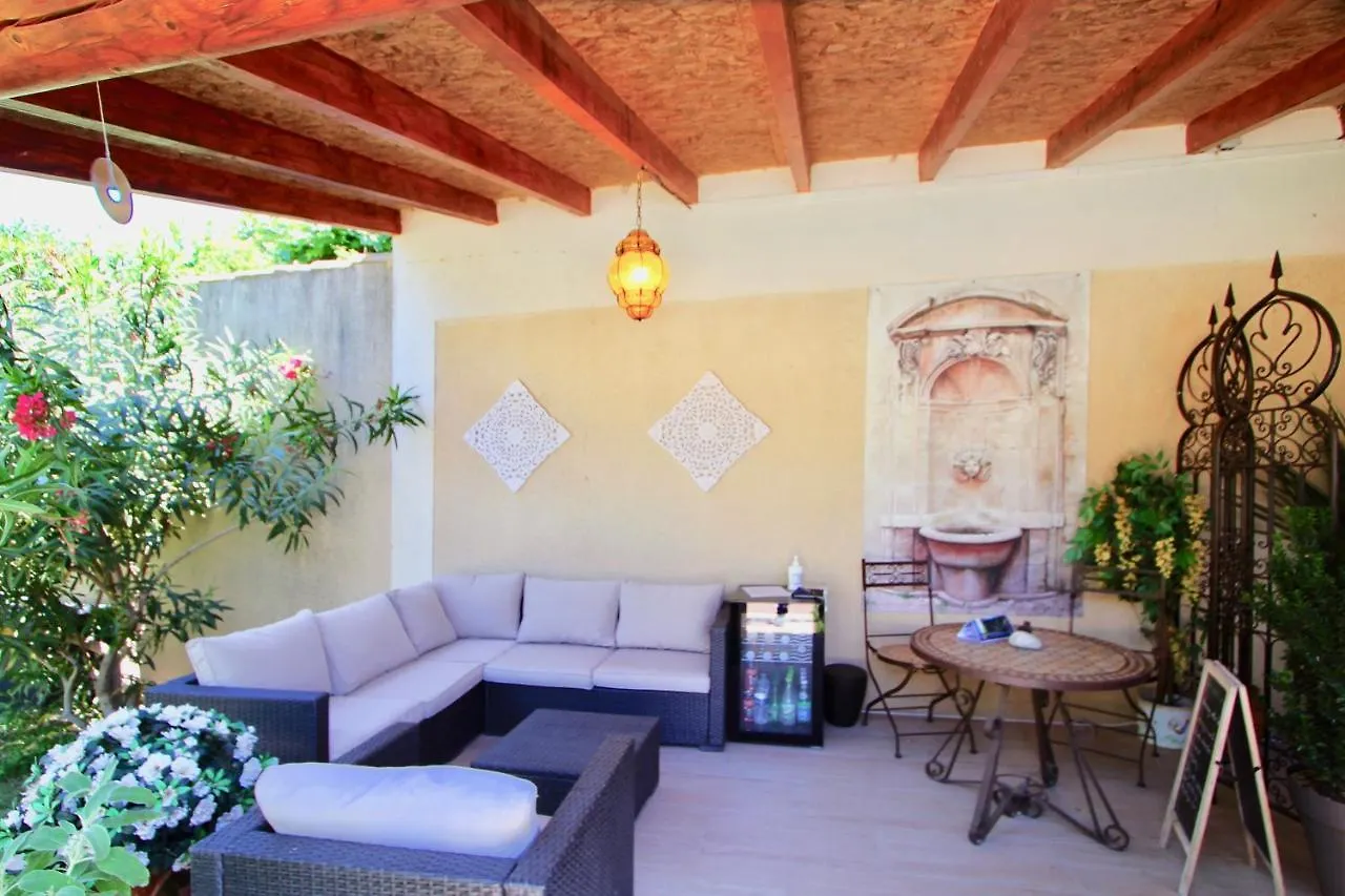 Guest house Fontaine Des Magnarelles Hotel Althen-des-Paluds