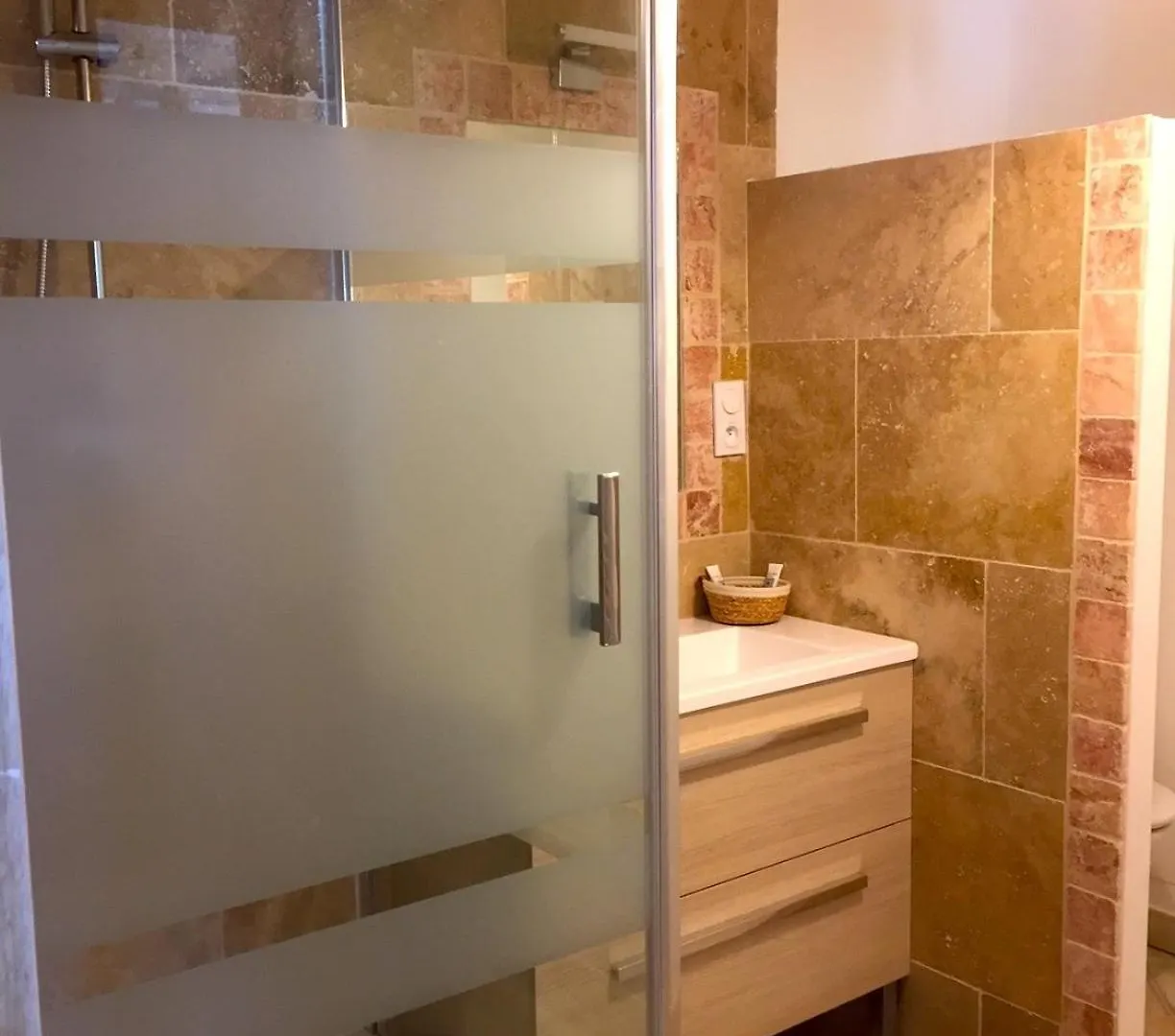 Fontaine Des Magnarelles Hotel Althen-des-Paluds Guest house